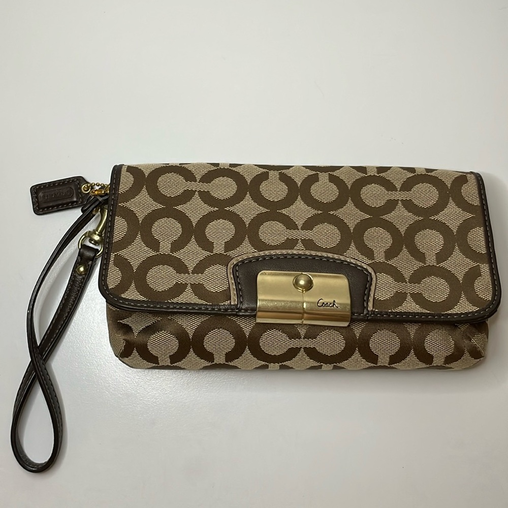 Cute Coach Wristlet